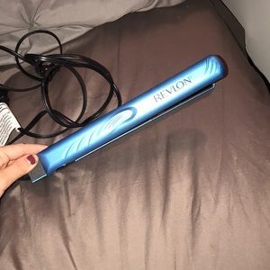 Revlon 1” ceramic straightener